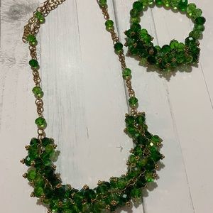 Jewelry necklace and bracelet set